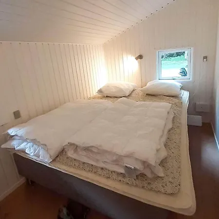 6 Person In *